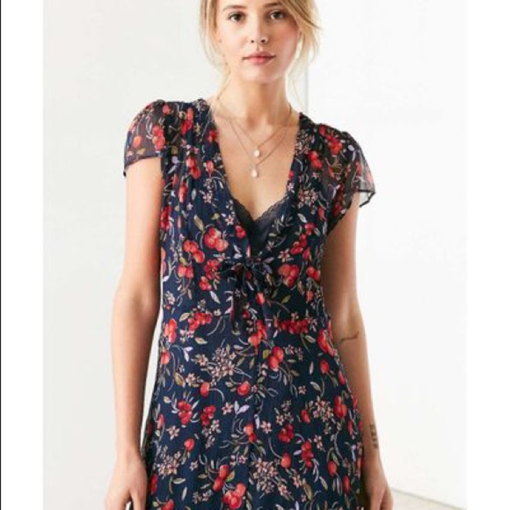 Kimchi Blue Cordelia Tie-Front Midi Dress